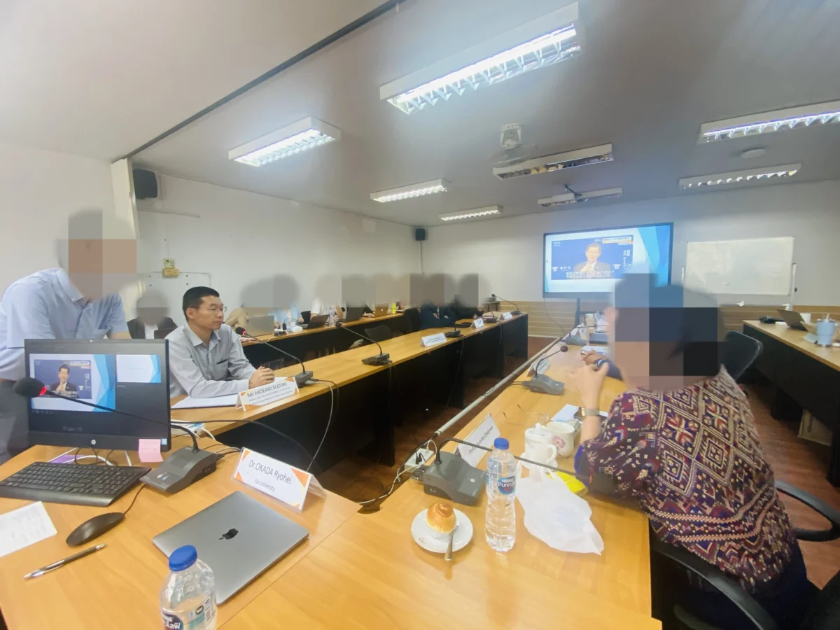 タイのコンケン県のコンケン大学にてに教育関するタイ語通訳・アテンドを行う鈴木秀明