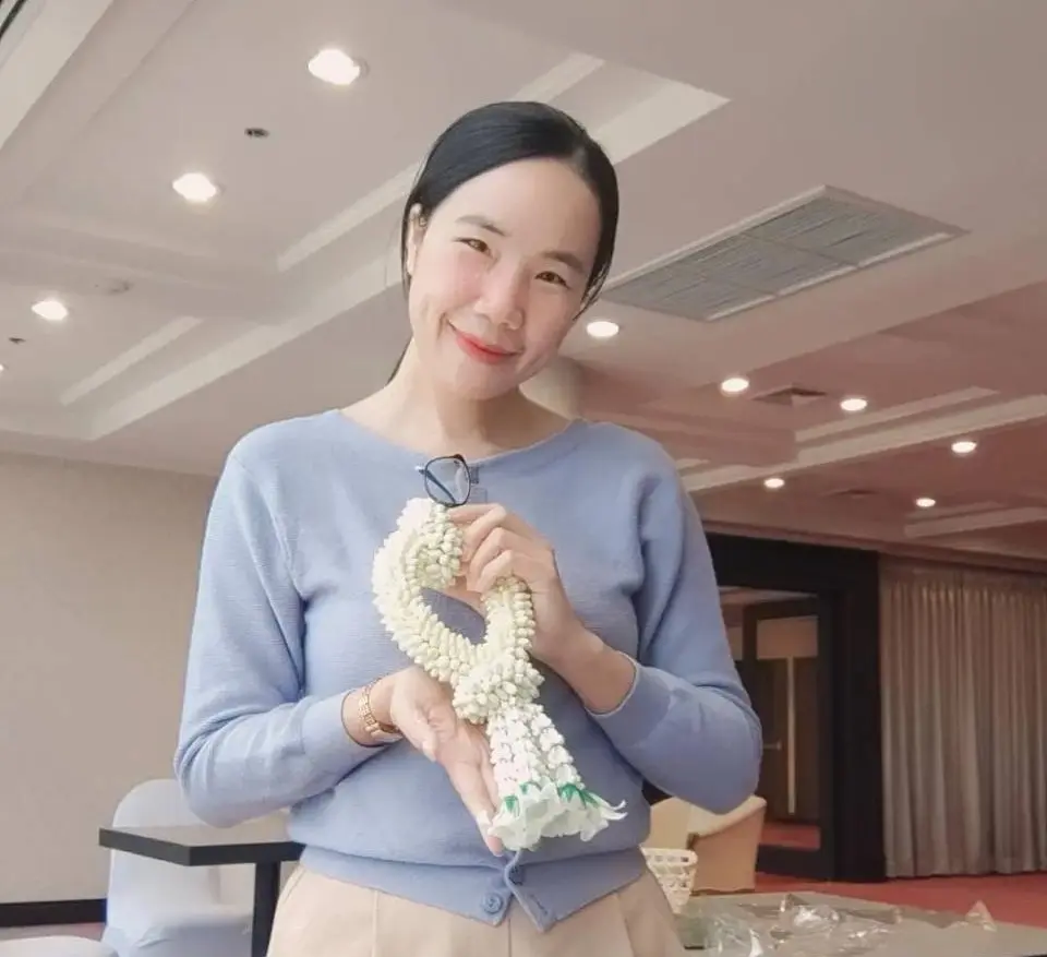 笑顔のタイ人弁護士クワンのプロフィール写真